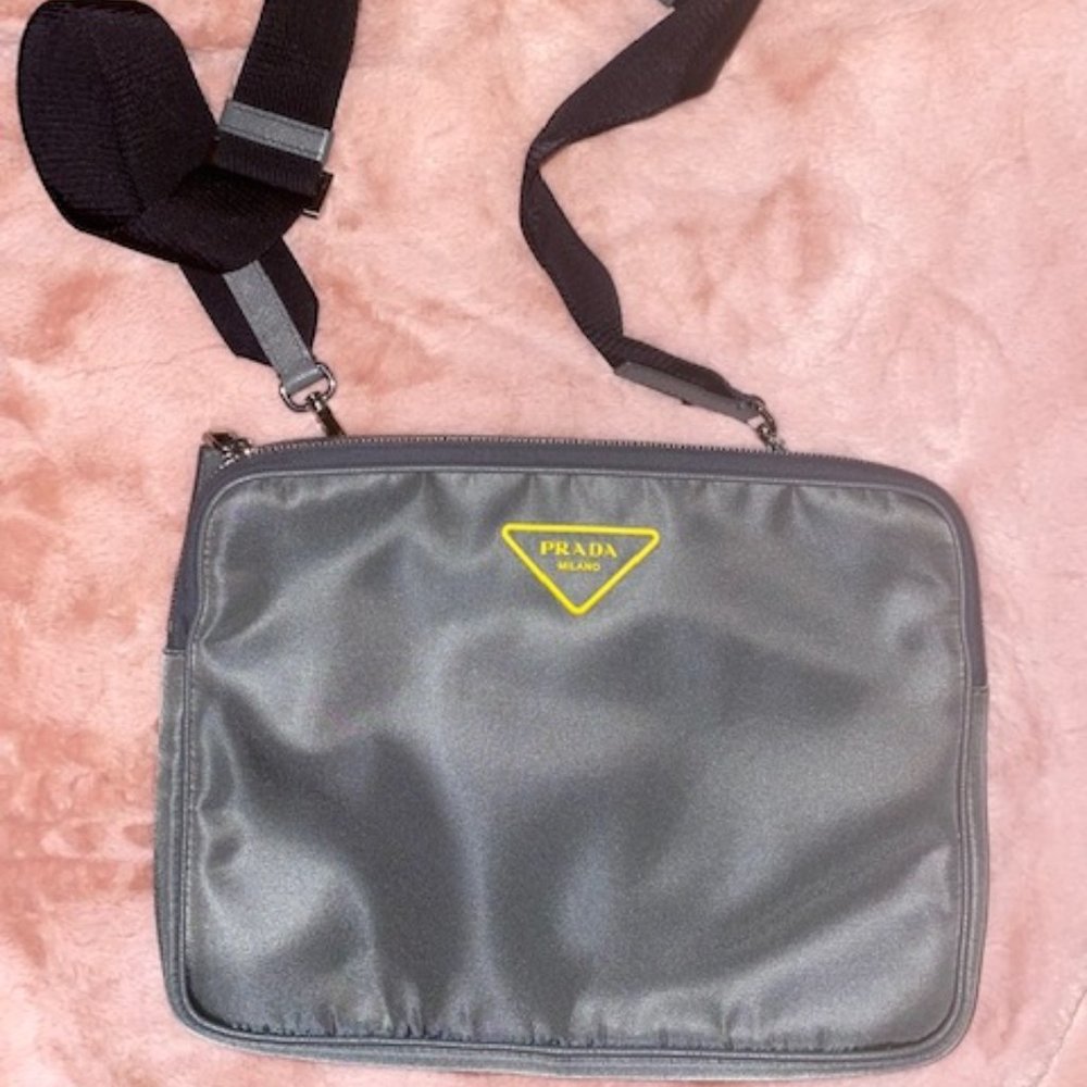 Men's Black/yellow Rubber Logo Bag